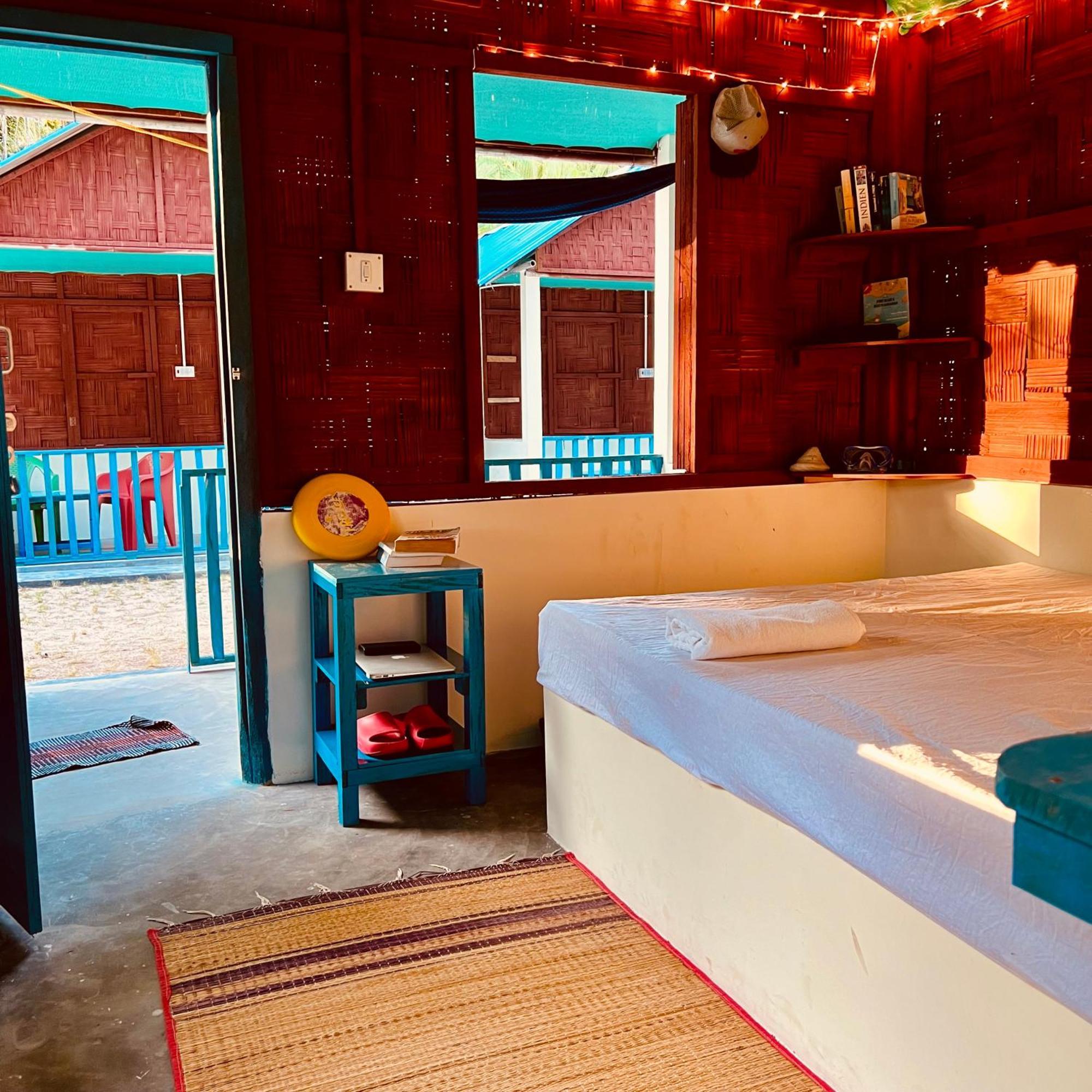 Blue Sea Restaurant & Bungalows Sitapur Exterior photo